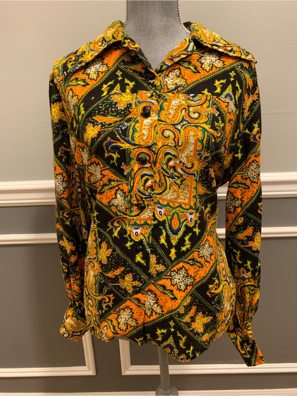 Vintage 70’s Blouse Baroque Inspired Paisley Print  Women’s Size Medium (read)